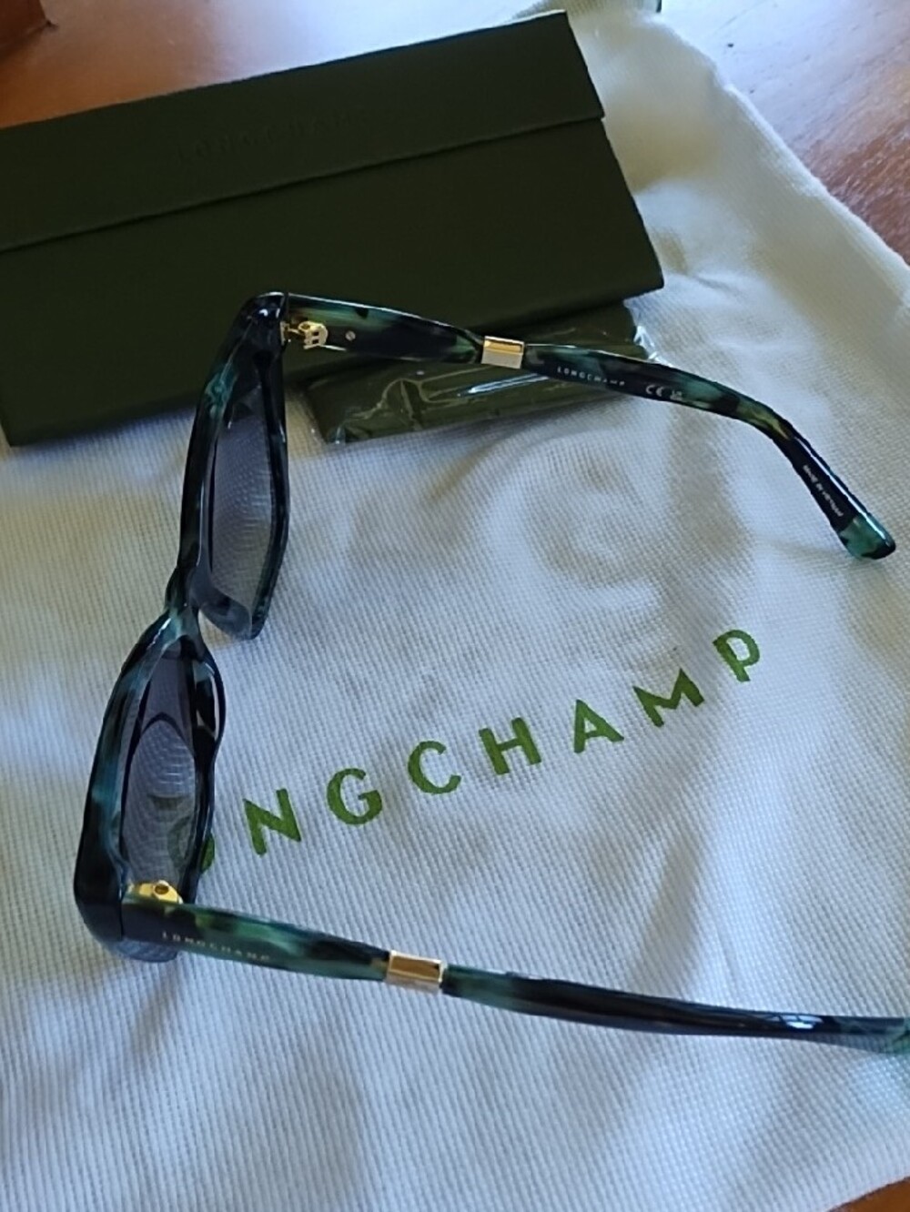 New Longchamp Green Tortoiseshell Cat-Eye Sunglasses with Gradient Lenses - Picture 3 of 4